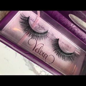 Velour Lashes “Lash in the City”